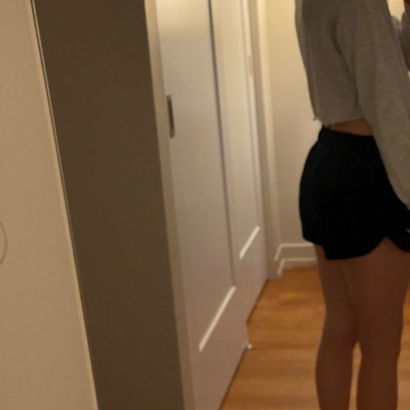 Crop top and sweater bundle - Picture 3 of 5